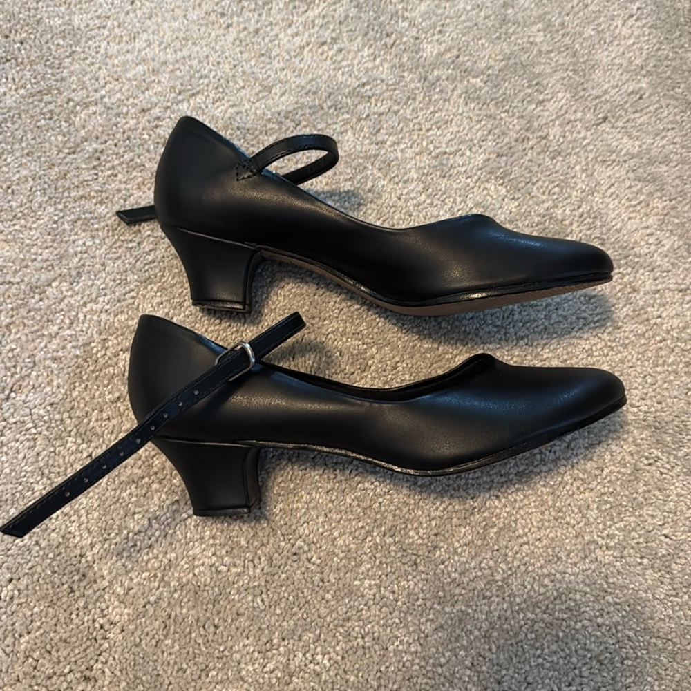 Black So Danca character heels dance shoes size 5